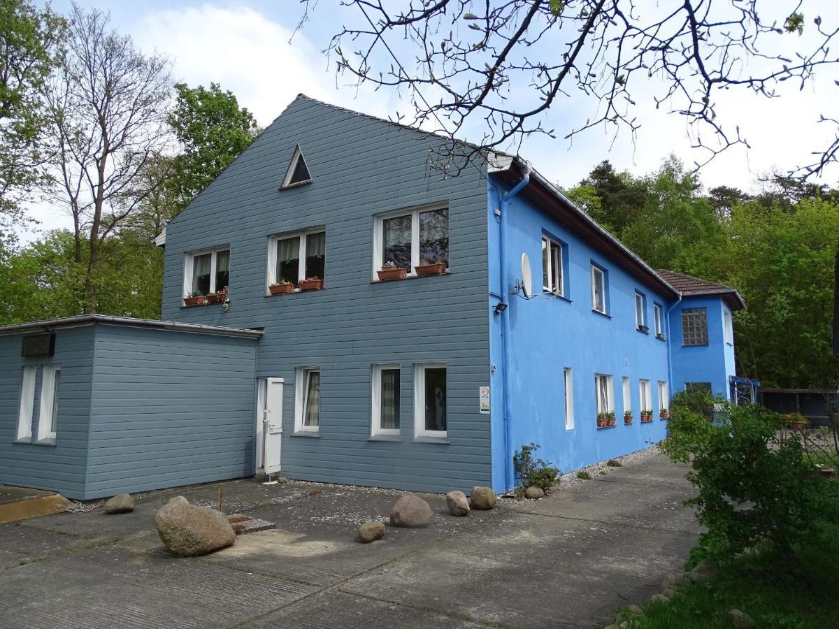 Gasthof Blaues Haus Hotel Bastorf Eksteriør billede
